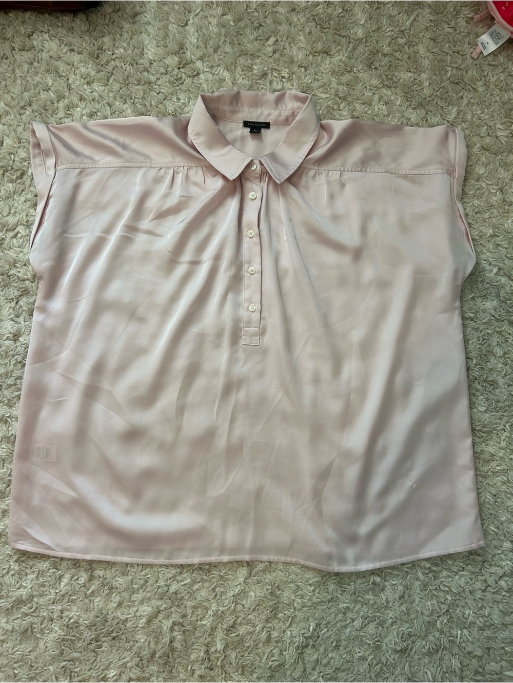 Ann Taylor Light Pink Collared Button-Front Women's Blouse